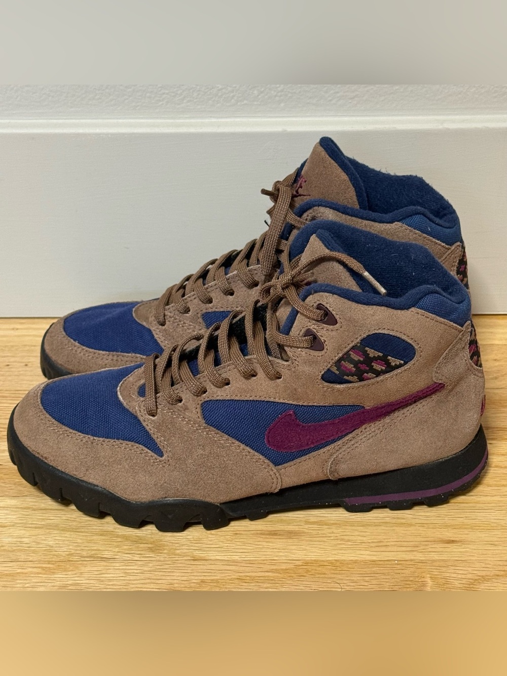 Vintage 90's Nike Women 9 Caldera Hiking Boots Gorpcore Suede Tan Blue Maroon